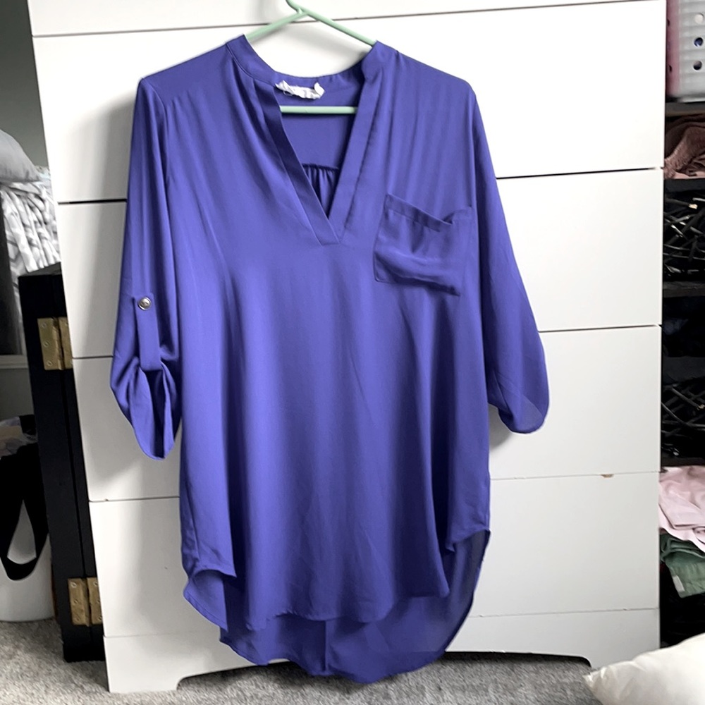 Women’s long shirt size small